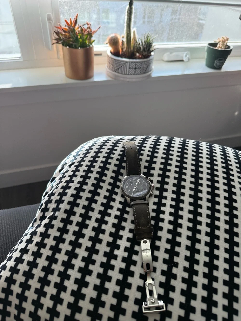 Gucci Chronograph Watch — Silver Dial, Brown Leather Strap